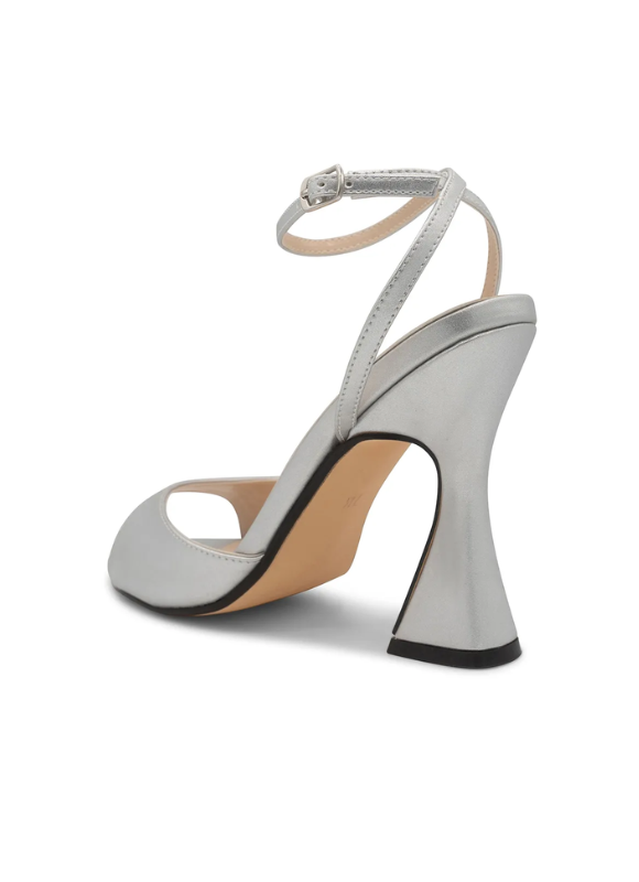 Benjamin Walk Quinn Silver Smooth Shoe